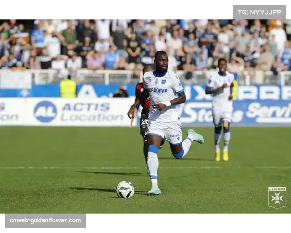 兰斯边锋因肌肉疲劳缺席合练，个人本月场均高强度跑距离位列队内第一